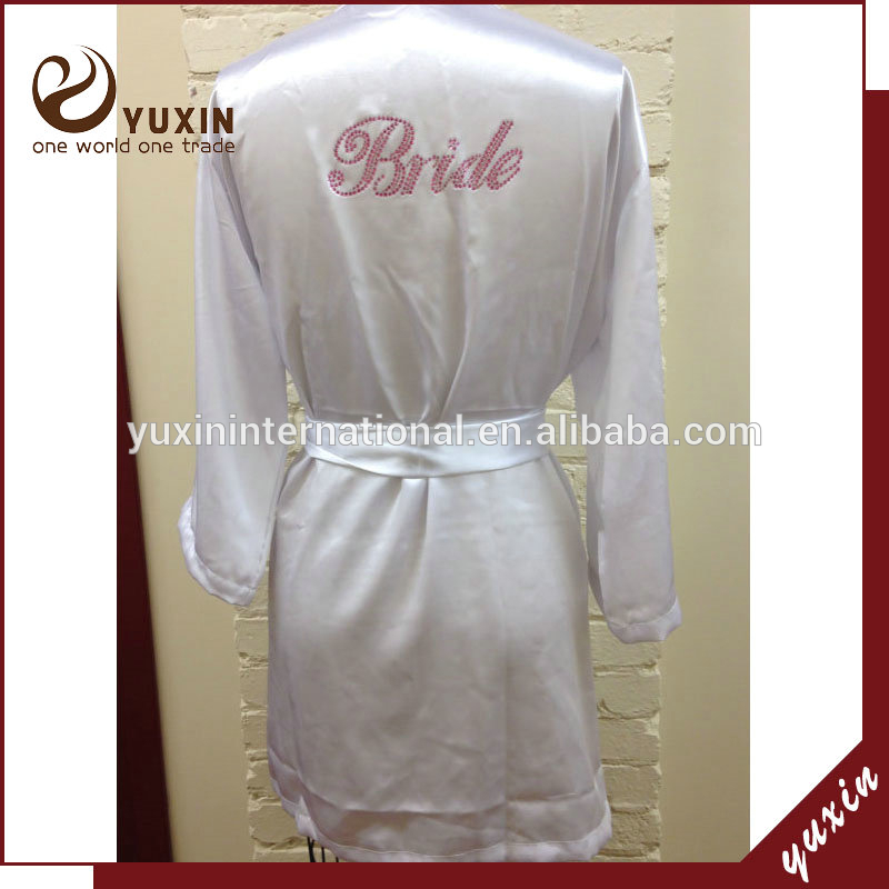 2015新しいカスタマイズされた花嫁のサテンのローブ刺繍rw1-0009サテンのローブ-パジャマ、寝間着問屋・仕入れ・卸・卸売り
